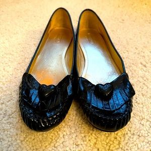 Women’s Coach heart loafer in like new condition! Fits true to size. Comfortable